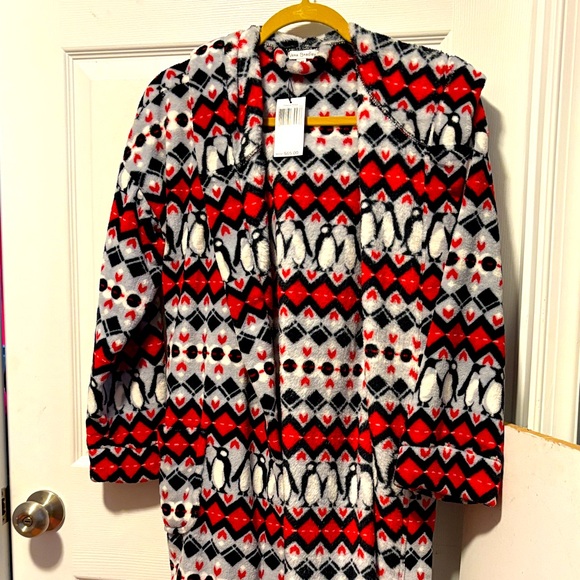 Vera Bradley Red and Black Penguin Teddy Jacket - Picture 1 of 2